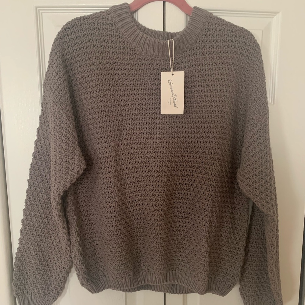 NWT Size XL Universal Thread Sweater.